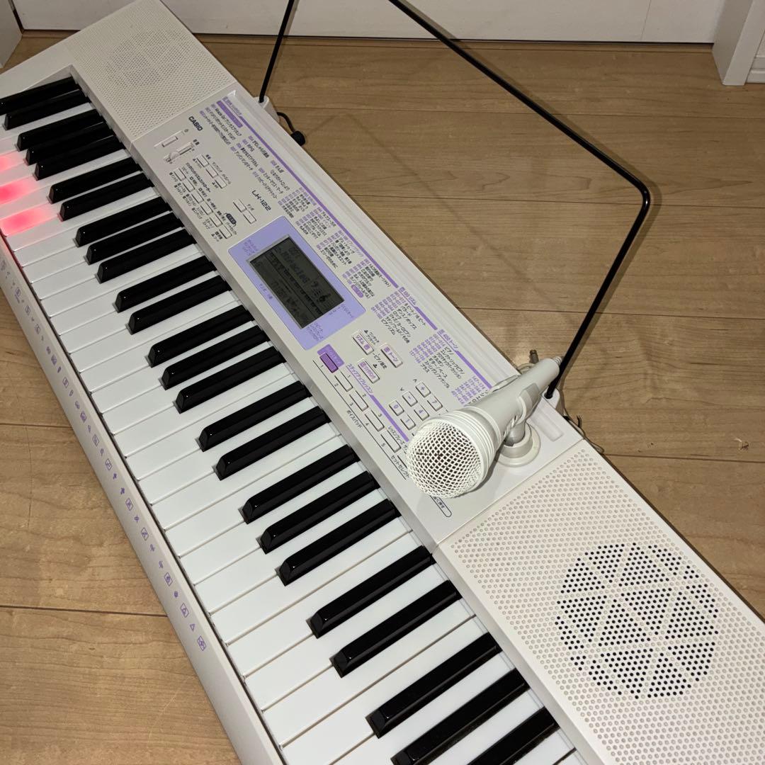 カシオ　電子キーボード　LK-122 動作良好です　光キーボード！