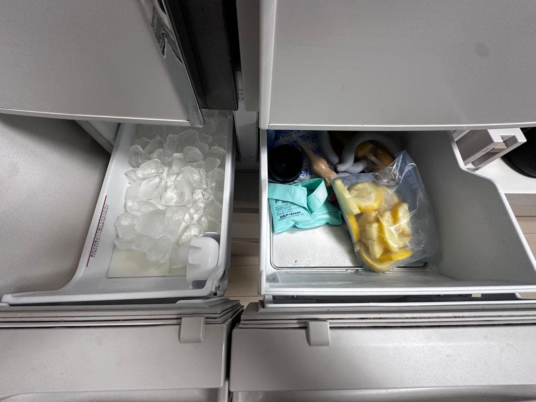 三菱ノンフロン冷凍冷蔵庫　MR-R52T-S 2012年製　ホワイト 520L