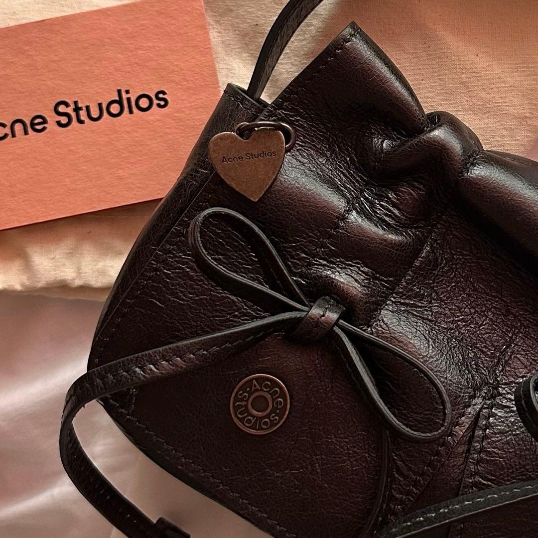 Acne Studios ダークブラウン ハンドバッグ