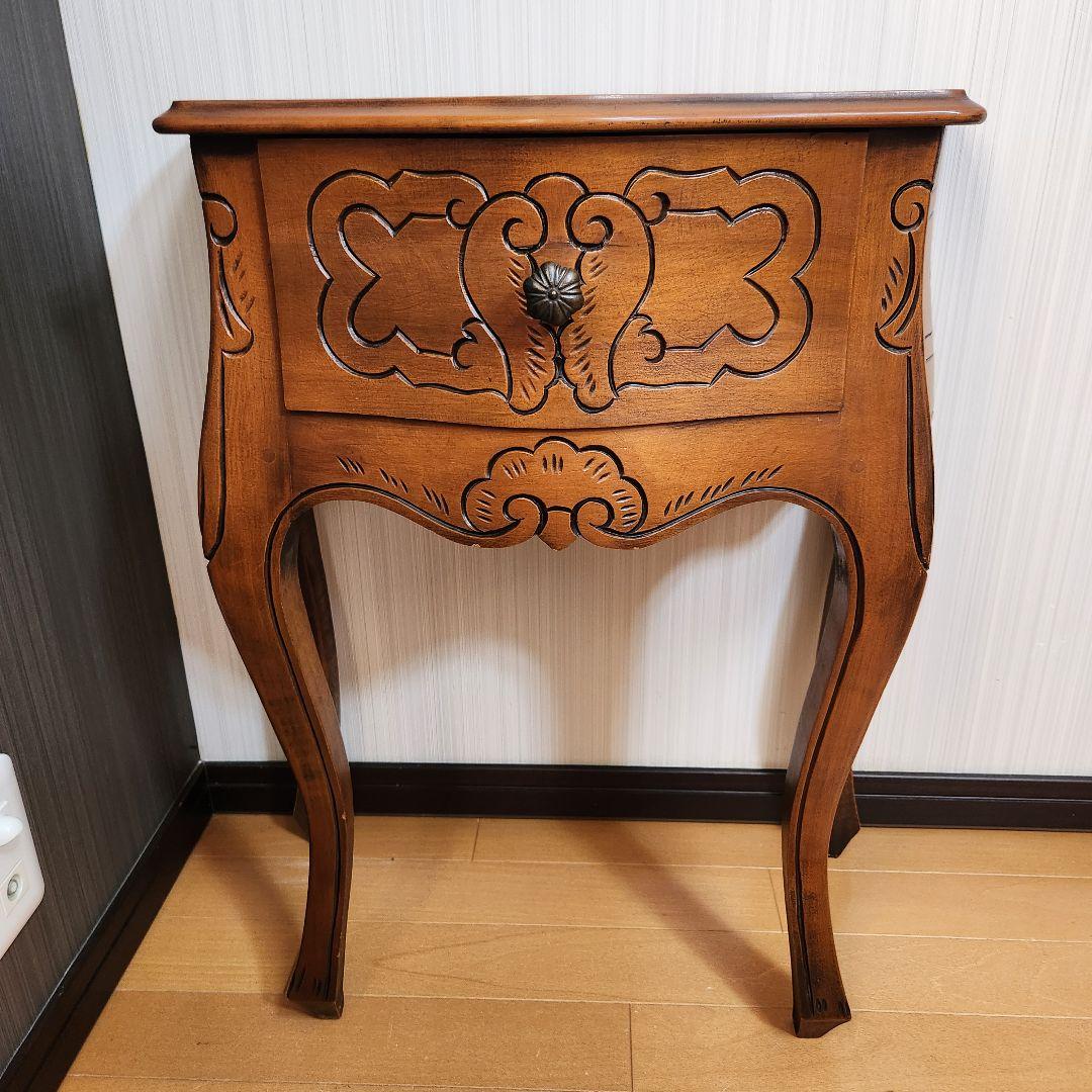 【逸品！入手困難！】アンティーク ナイトテーブル 猫脚