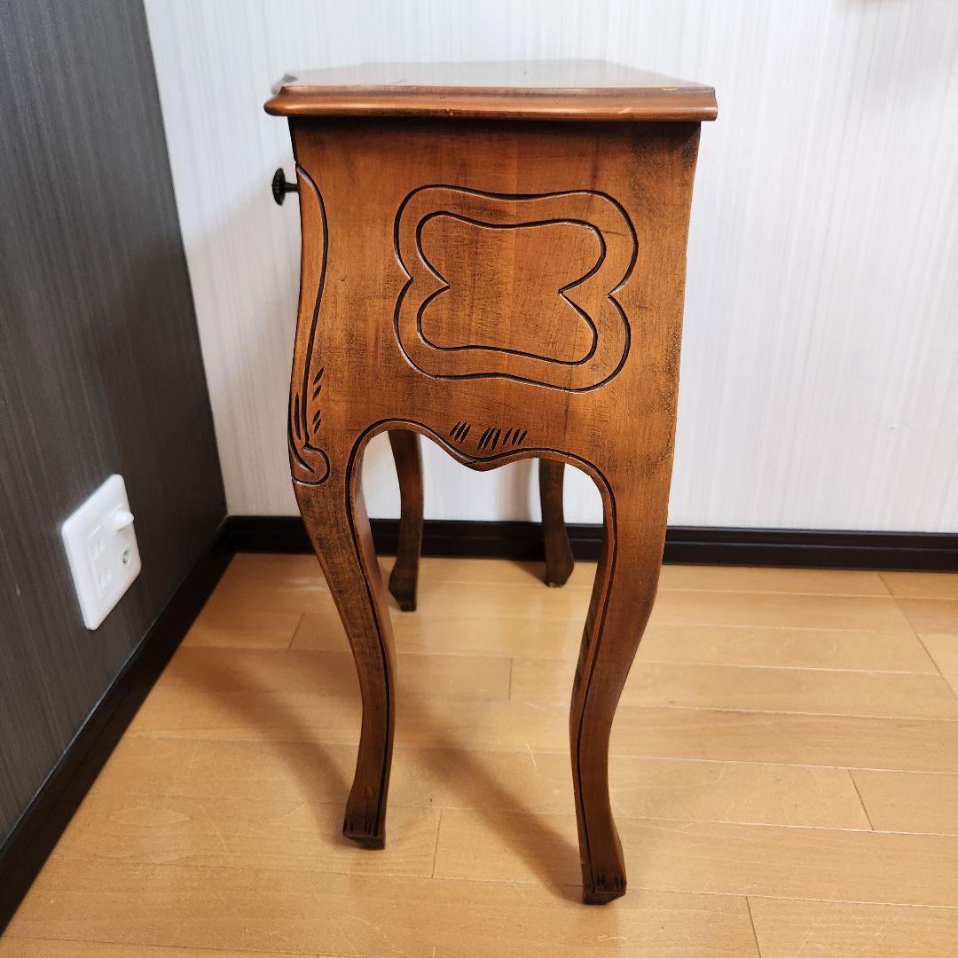 【逸品！入手困難！】アンティーク ナイトテーブル 猫脚