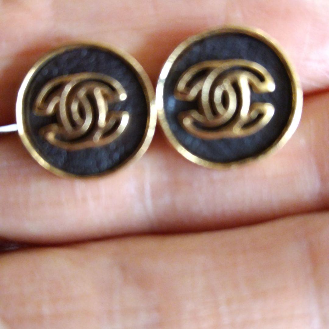 CHANELシャネル·ゴールド·ブラックヴィンテージピアス両耳用