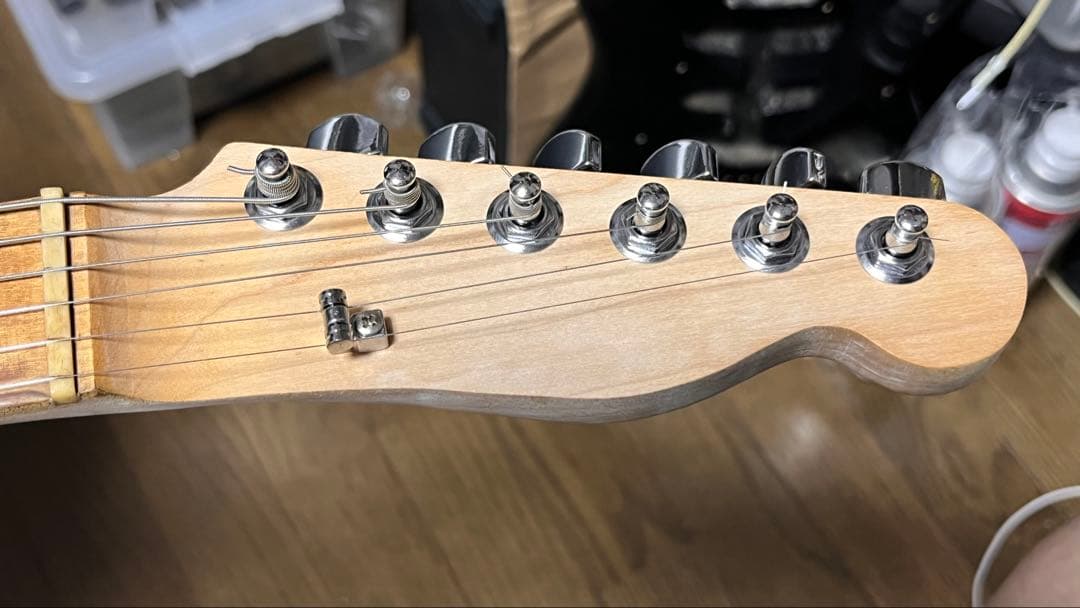 ジャンク！メイビス・ショートスケール・ストラト！加工あり。ハードケース付き！