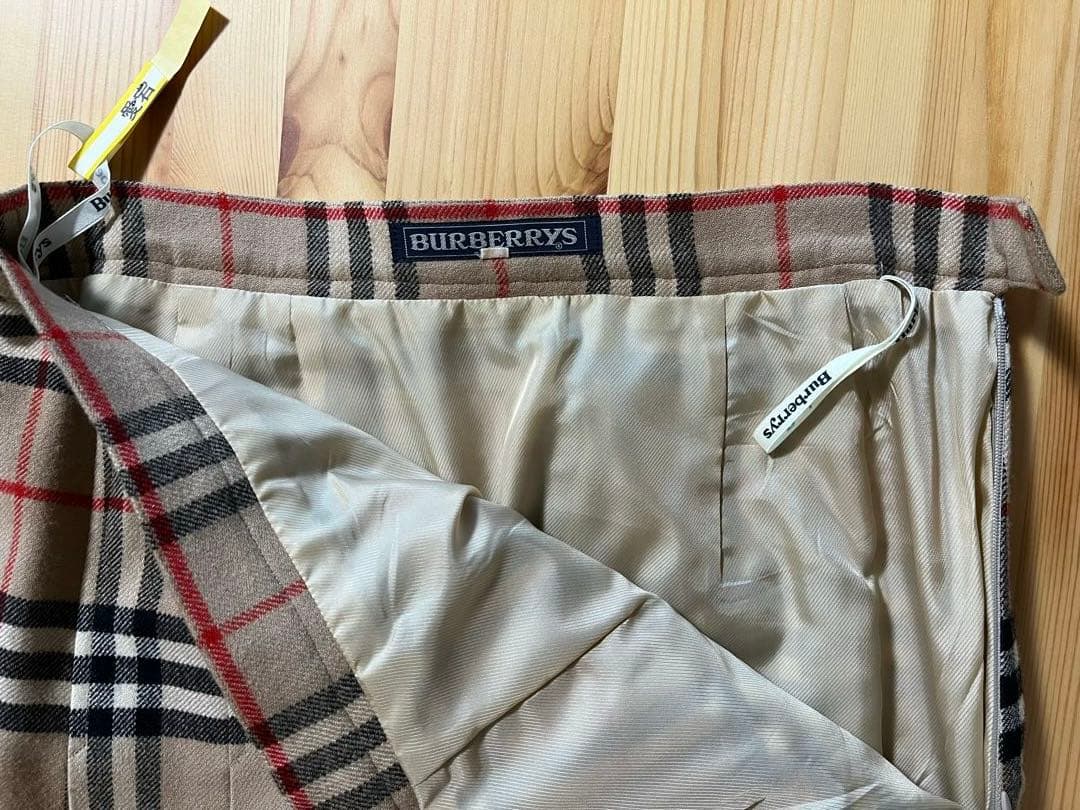Burberry チェック柄 プリーツスカート