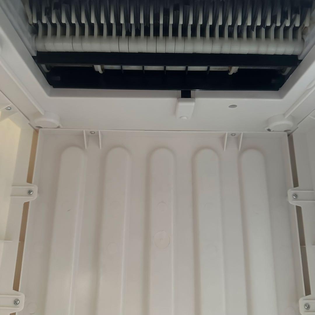 【極美品】アイリスオーヤマ オフィスシュレッダー クロスカットホワイトOF18J