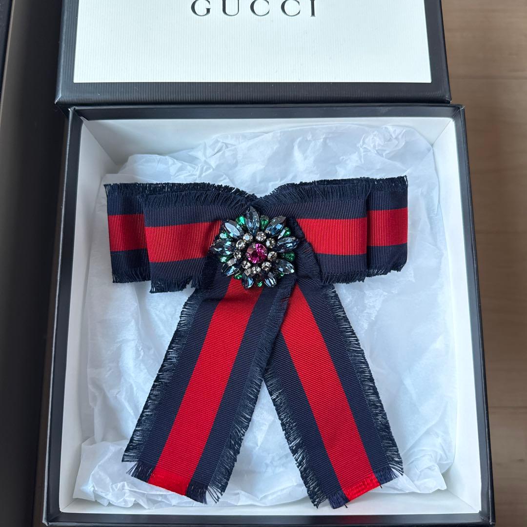 GUCCI ウェブリボン ブローチ（ブルー＆レッド） 未使用