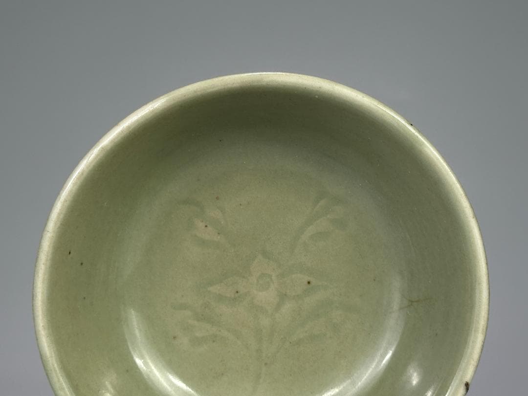 中国美術　元〜明時代　龍泉窯　青磁花卉文鉢　碗　古物保証　唐物　時代