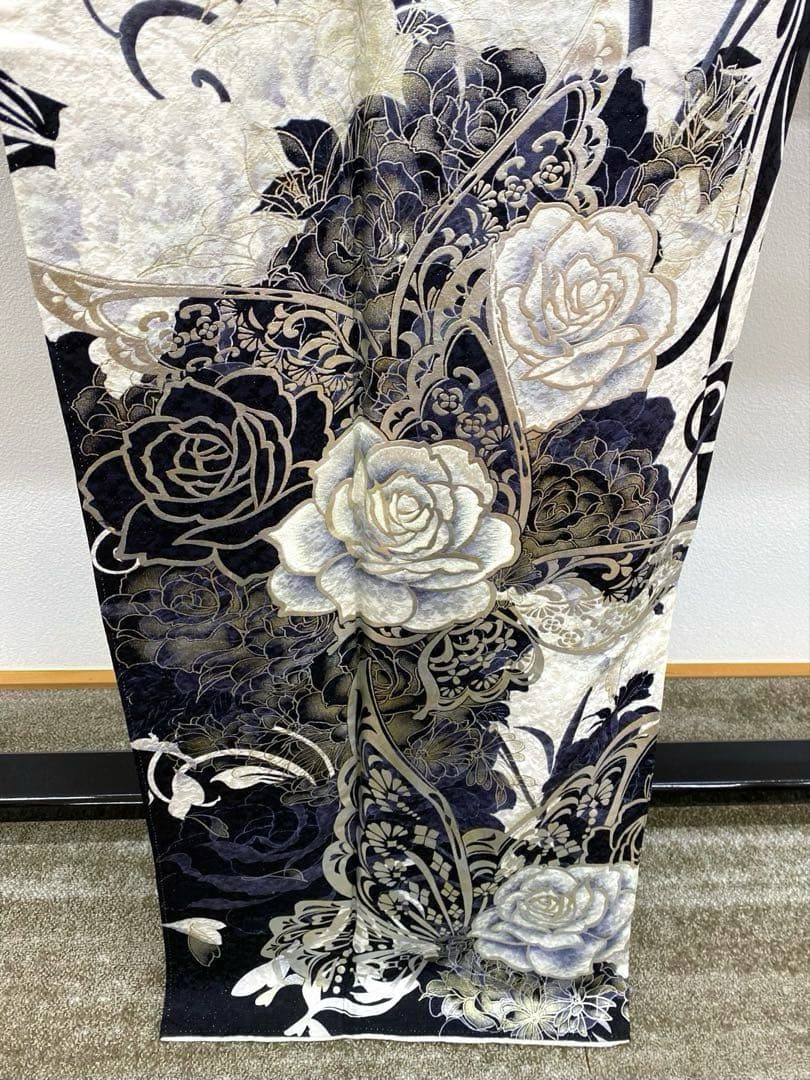 振袖 豪華 刺繍 金彩 紋意匠 薔薇尽くし 身丈160cm 撥水加工済