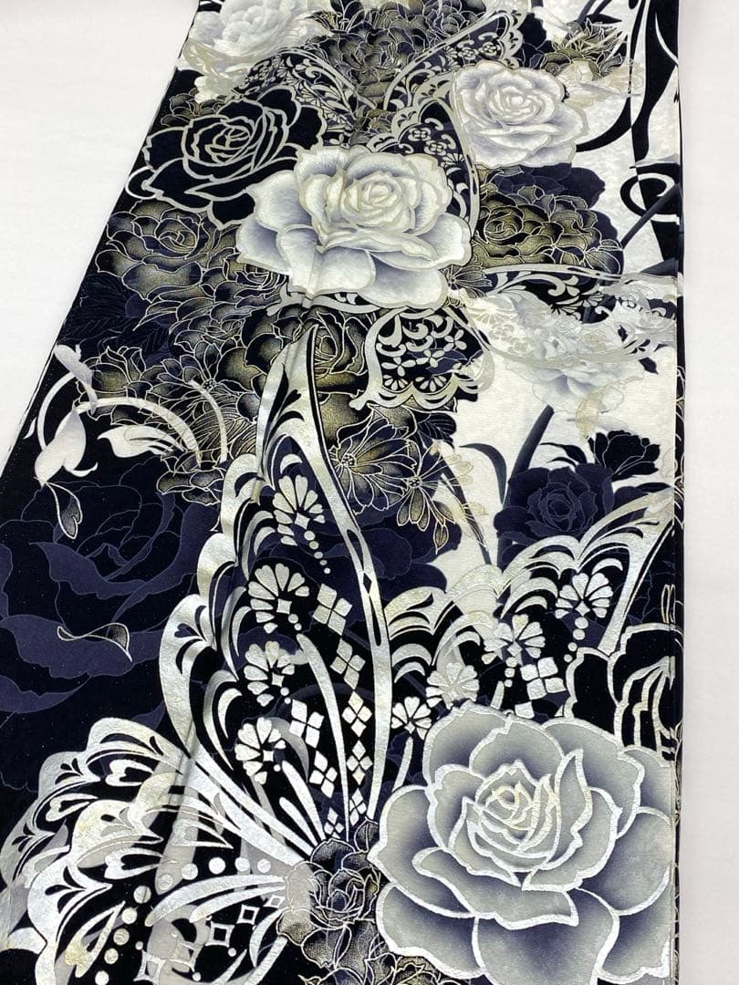振袖 豪華 刺繍 金彩 紋意匠 薔薇尽くし 身丈160cm 撥水加工済