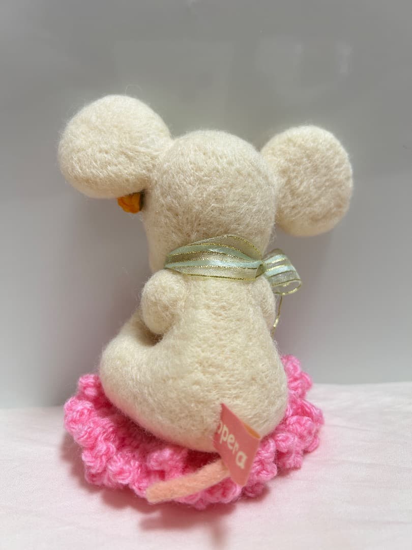 羊毛フェルトくま　人形 クリーム色 ピンク　OPERA作家