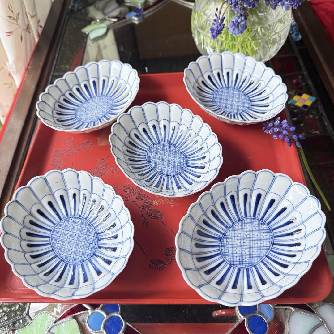 2154様感謝‼️清楚BLUE ‼️古伊万里すがすがしい花びらもりもり小判形菊皿5客