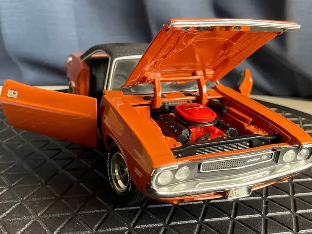 ジャンク 1/18Dodge Challenger