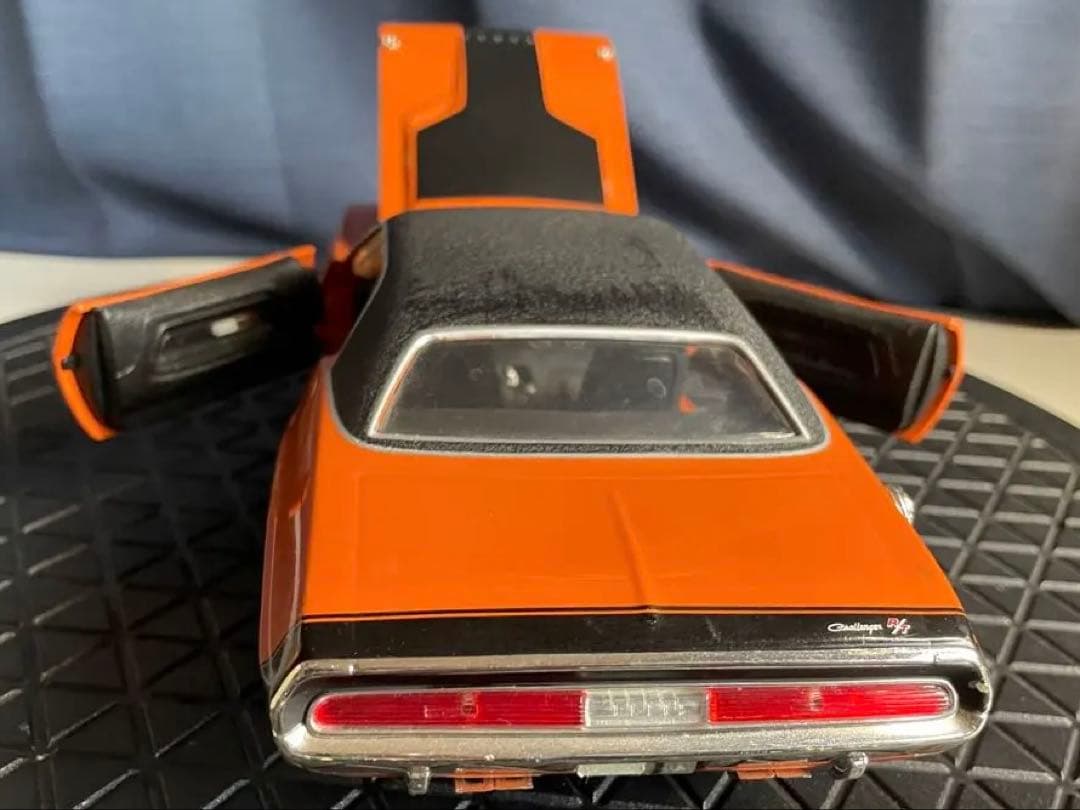 ジャンク 1/18Dodge Challenger