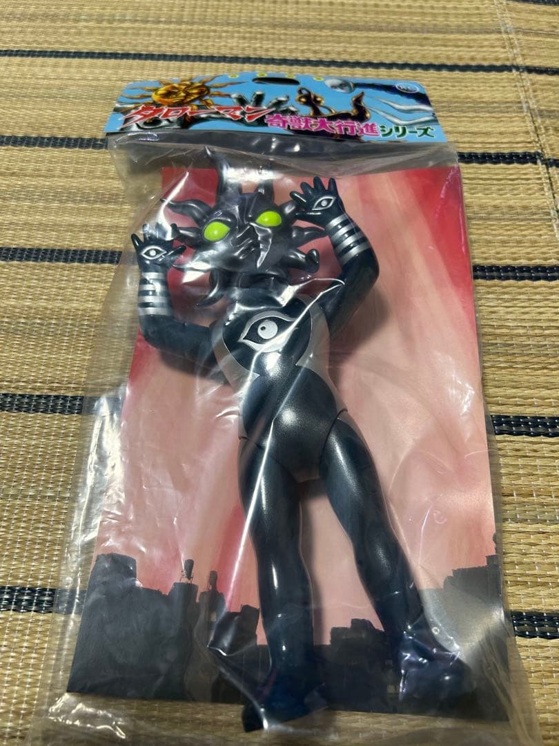 ブラックタローマン　ソフビ　おまけ3個付き