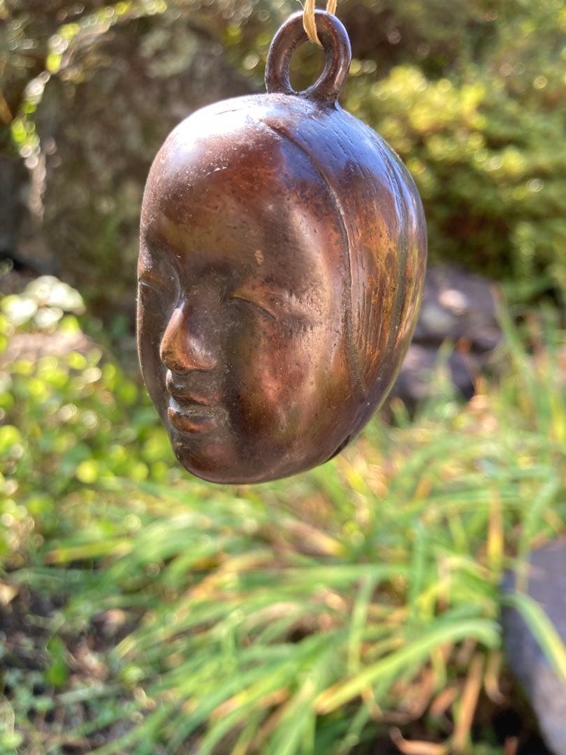 ブロンズ 顔の彫刻