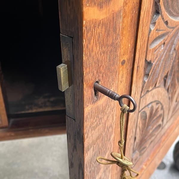 1880年頃　イギリスアンティーク　ミラーバックキャビネット　カップボード