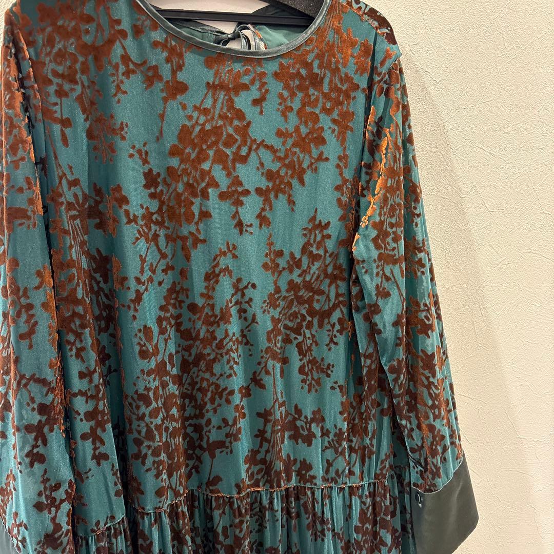 ROSSO フロッキープリントティアードワンピース