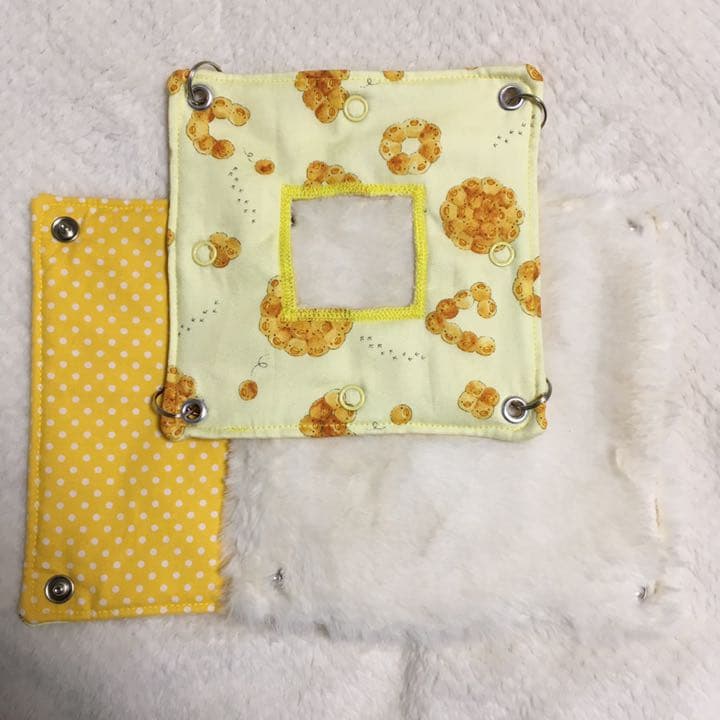 モモンガハウス（ひよ子のパン柄）  冬・春・秋仕様  ラビットボア   ポーチ