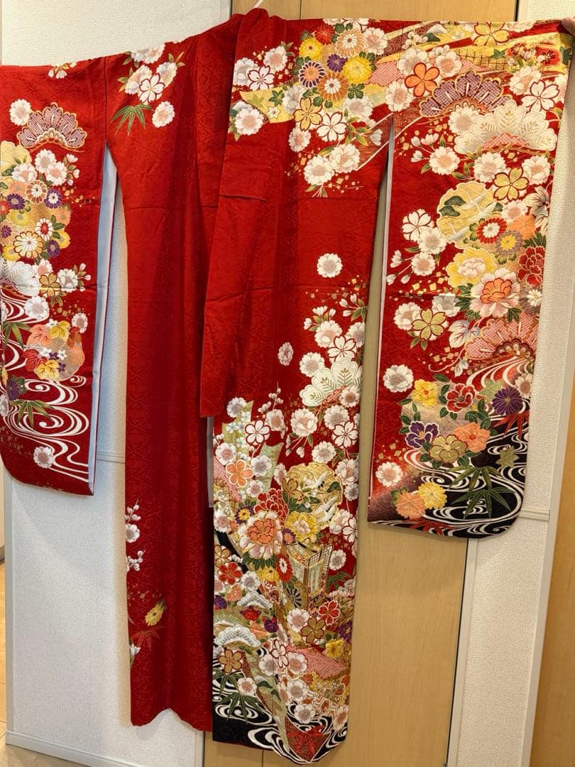 【大幅値下げ中！⠀】美品 振袖 赤 長襦袢付き