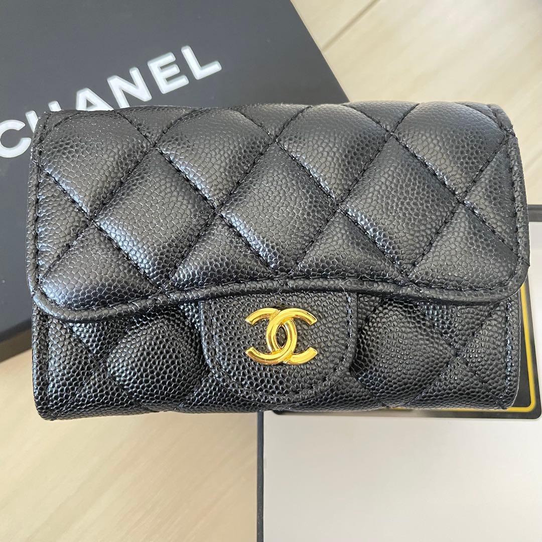 ブラック レザー 財布　キャビアスキン