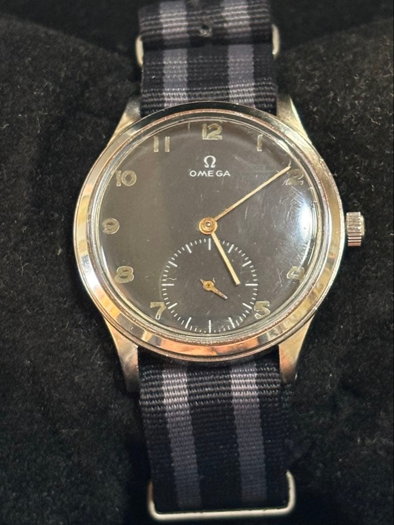 は*ん様 【希少品・保証アリ】1940年代オメガ30mmキャリバースモセコミリタ