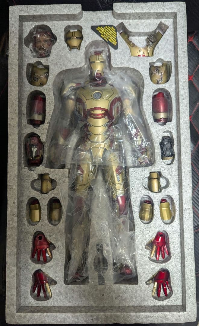 アイアンマン　マーク42 / ホットトイズ　hottoys /ダイキャスト