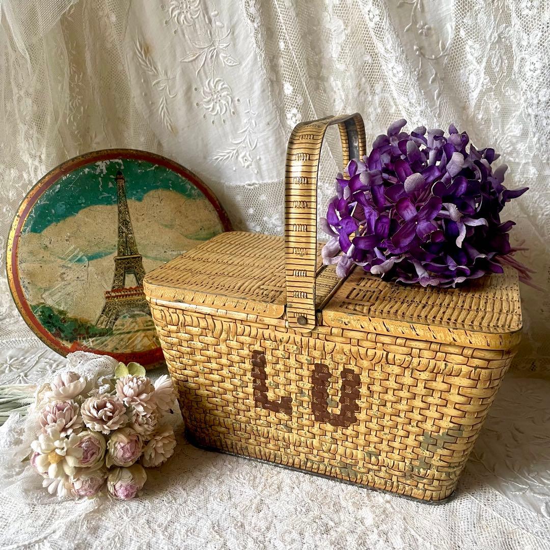 LUビスケットバスケットティン缶&エッフェル塔円形ティン缶　フランスアンティーク