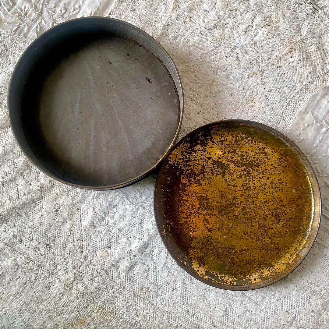 LUビスケットバスケットティン缶&エッフェル塔円形ティン缶　フランスアンティーク