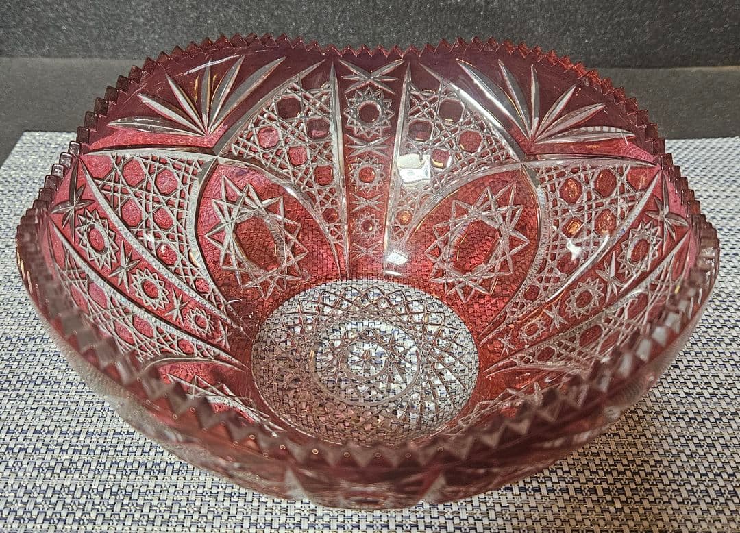 輸入品フランス製　赤被せ　クリスタル　カットガラスボール　切子ボール　オブジェ