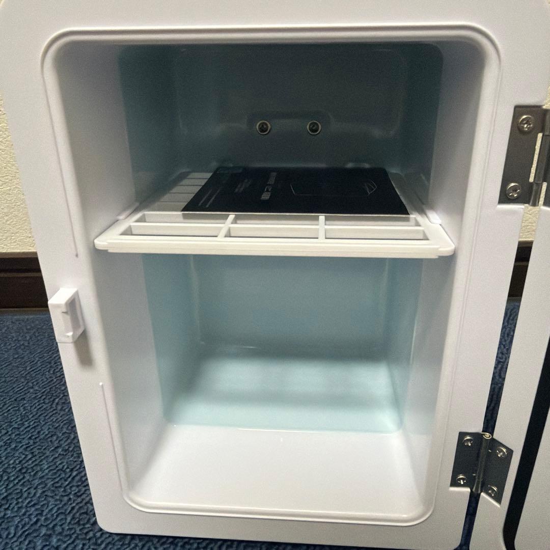 コンパクト冷蔵庫 黒色 棚付き