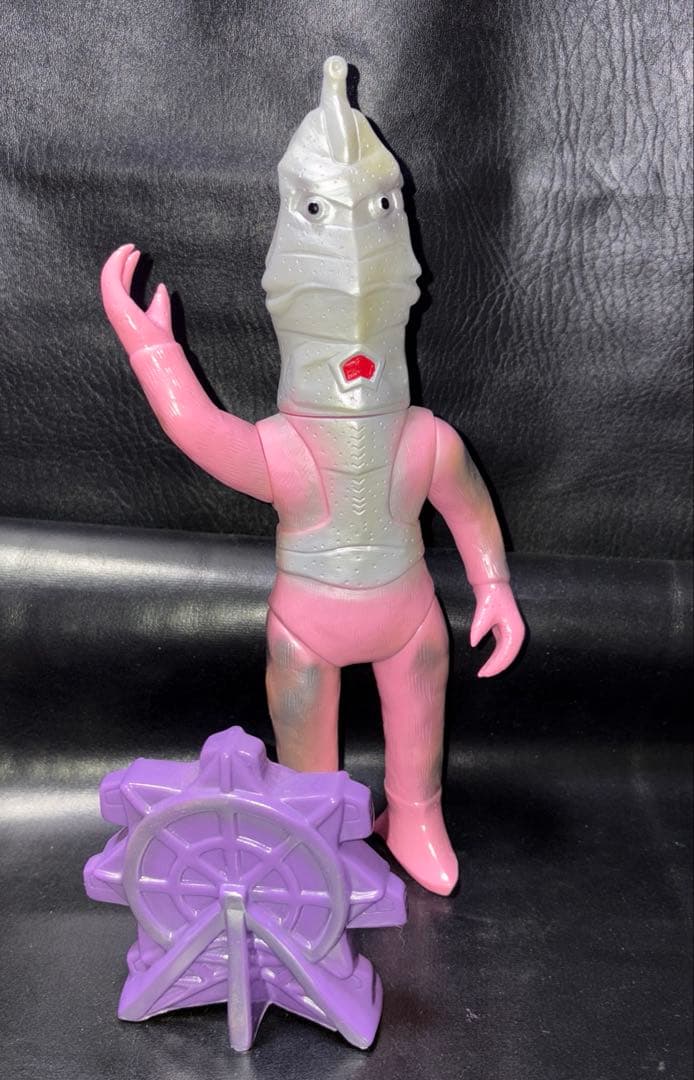 最終値下げ！ベアモデル オール怪獣コレクション キュラソ星人 ピンク成型 白銀
