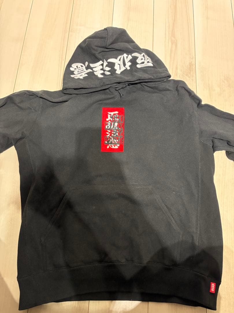 ブラックアイパッチ　BLACK EYE PACTH 取扱注意　パーカー