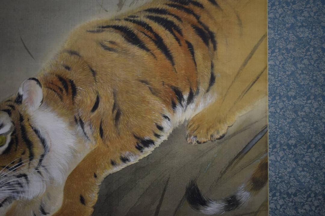 真作/研璋/猛虎図/梶谷竹水の桐極箱付/布袋屋掛軸HG-242