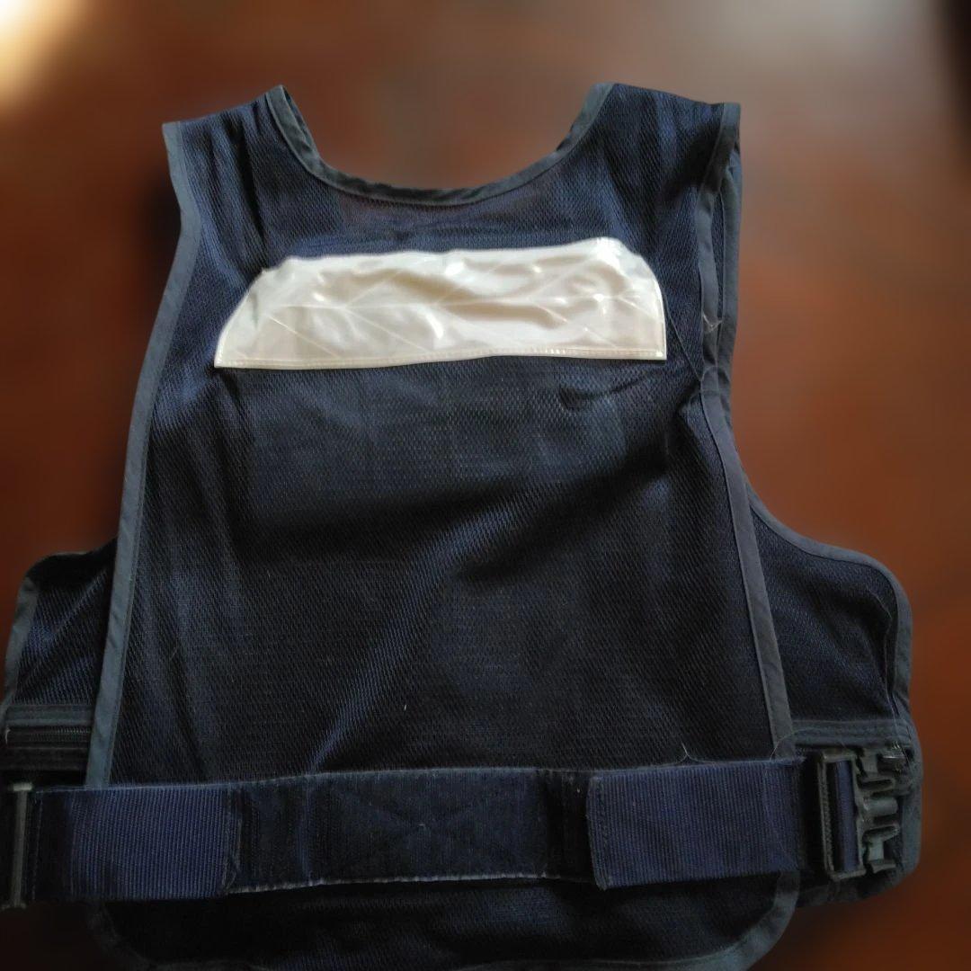警察ベスト　値下げ中