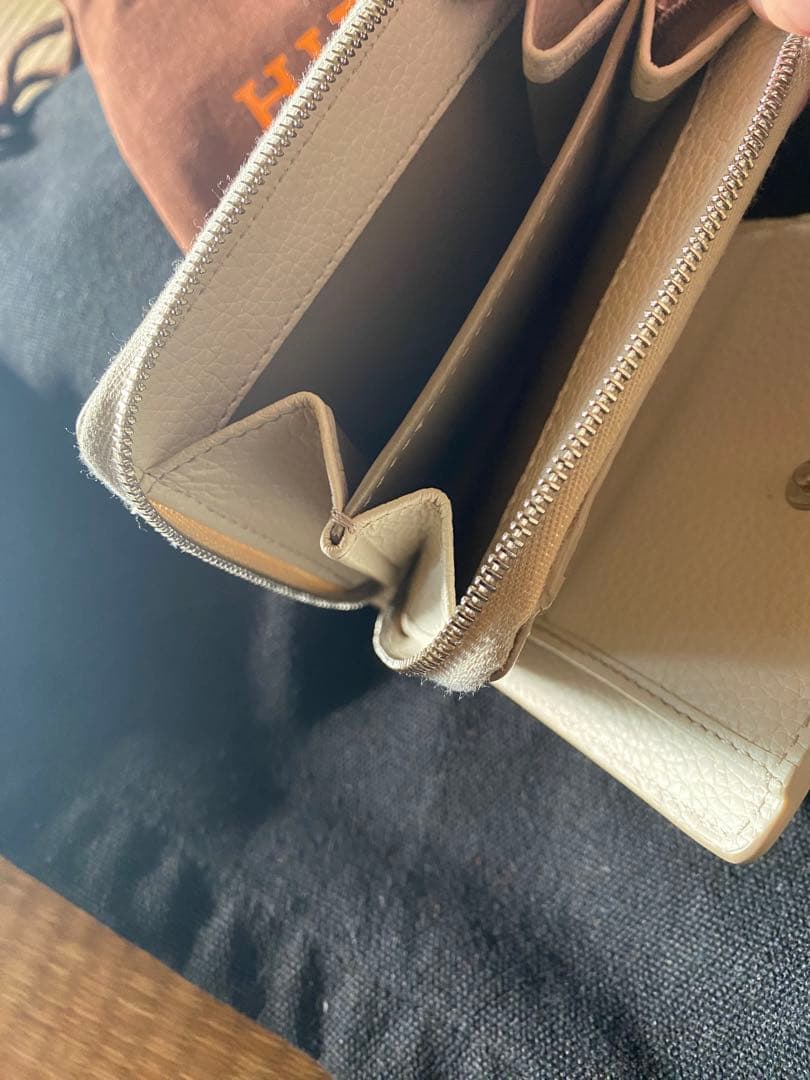 HIROFU ベージュ 二つ折り財布