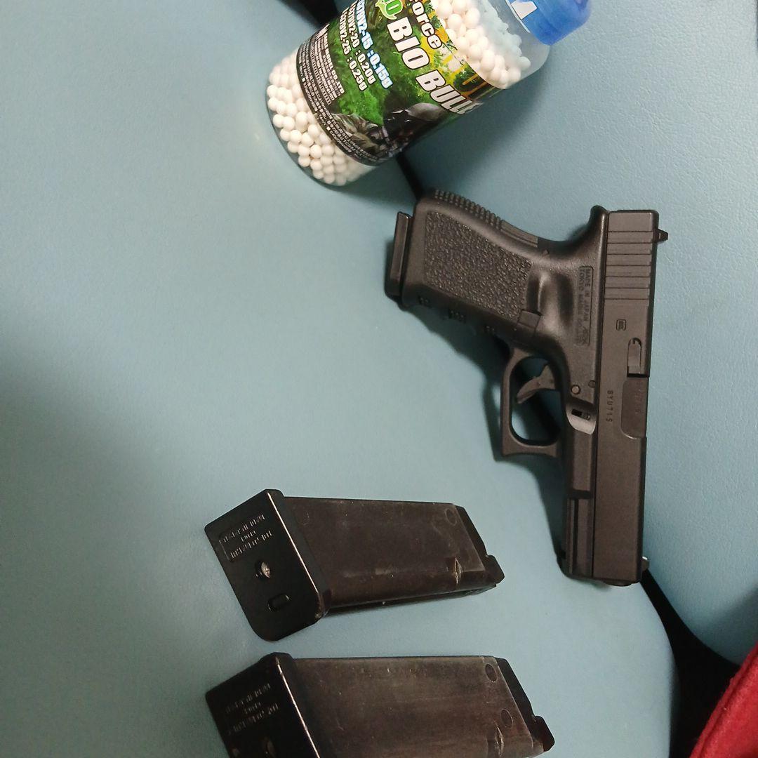 Glock ガスガン マガジン3本付き玉つき