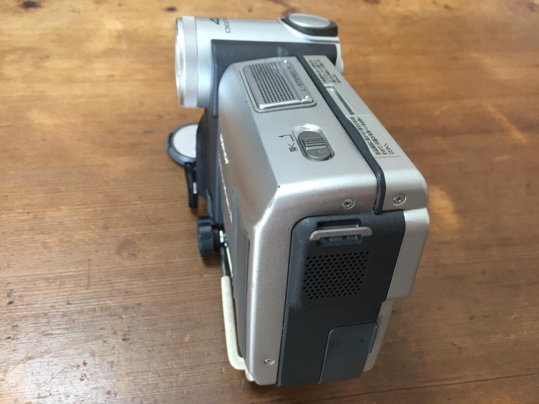 撮影再生ダビングOK　SHARP　VL-DC5　付属品あり　液晶大画面・綺麗