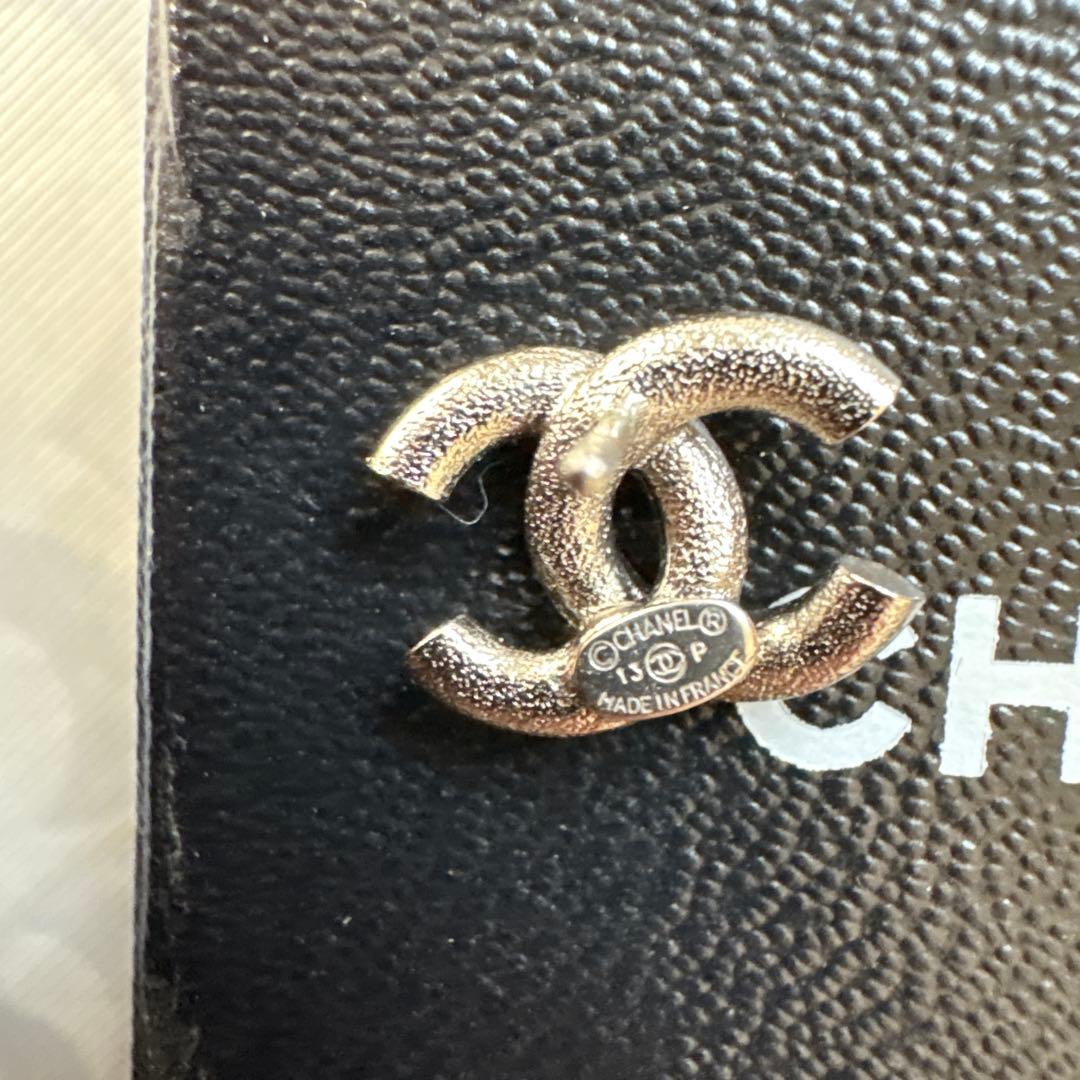 CHANEL シルバー ロゴピアス
