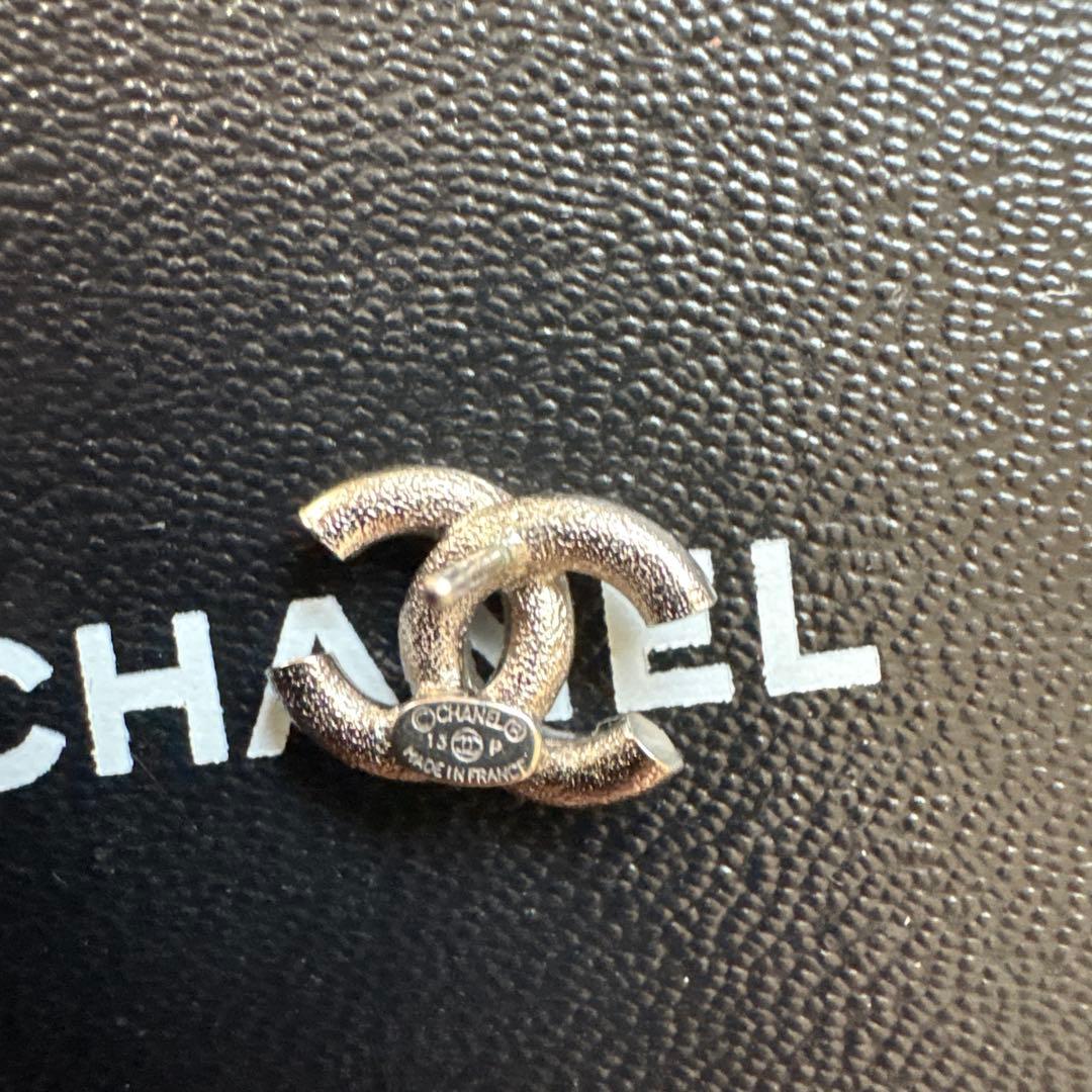 CHANEL シルバー ロゴピアス
