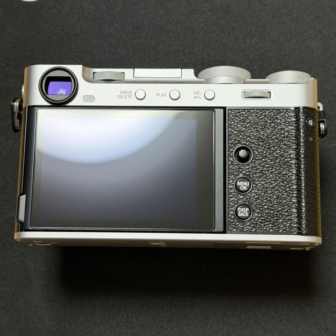 FUJIFILM X-E5 シルバー ボディのみ 27年8月まで保証付き