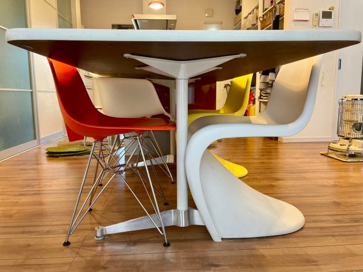 【引取り限定】希少ハーマンミラー正規品テーブル & vitra製チェア4脚セット