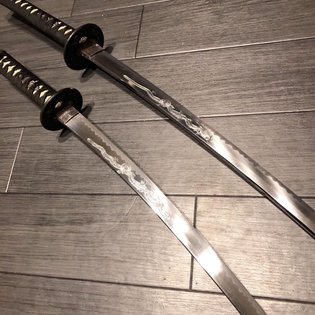 高級模造刀　龍梵字刻印　居合刀　 美術刀剣　太刀　脇差　大小セット　黒拵え