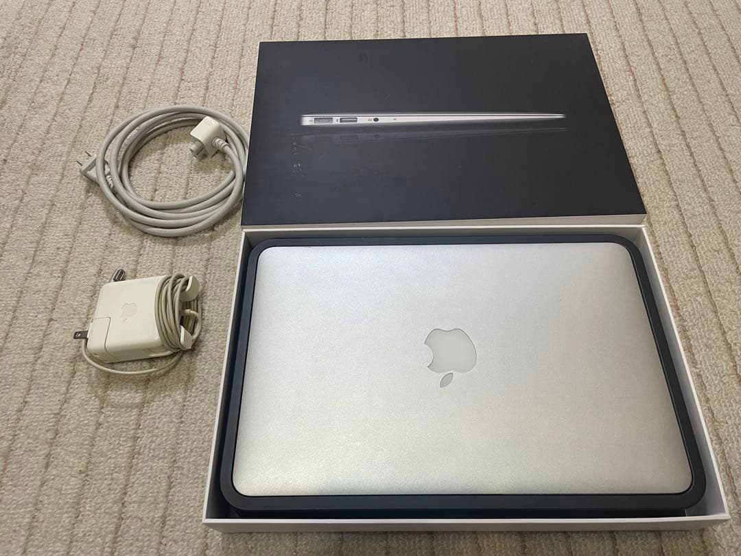 Apple MacBook Air シルバー 11インチ 箱 電源付