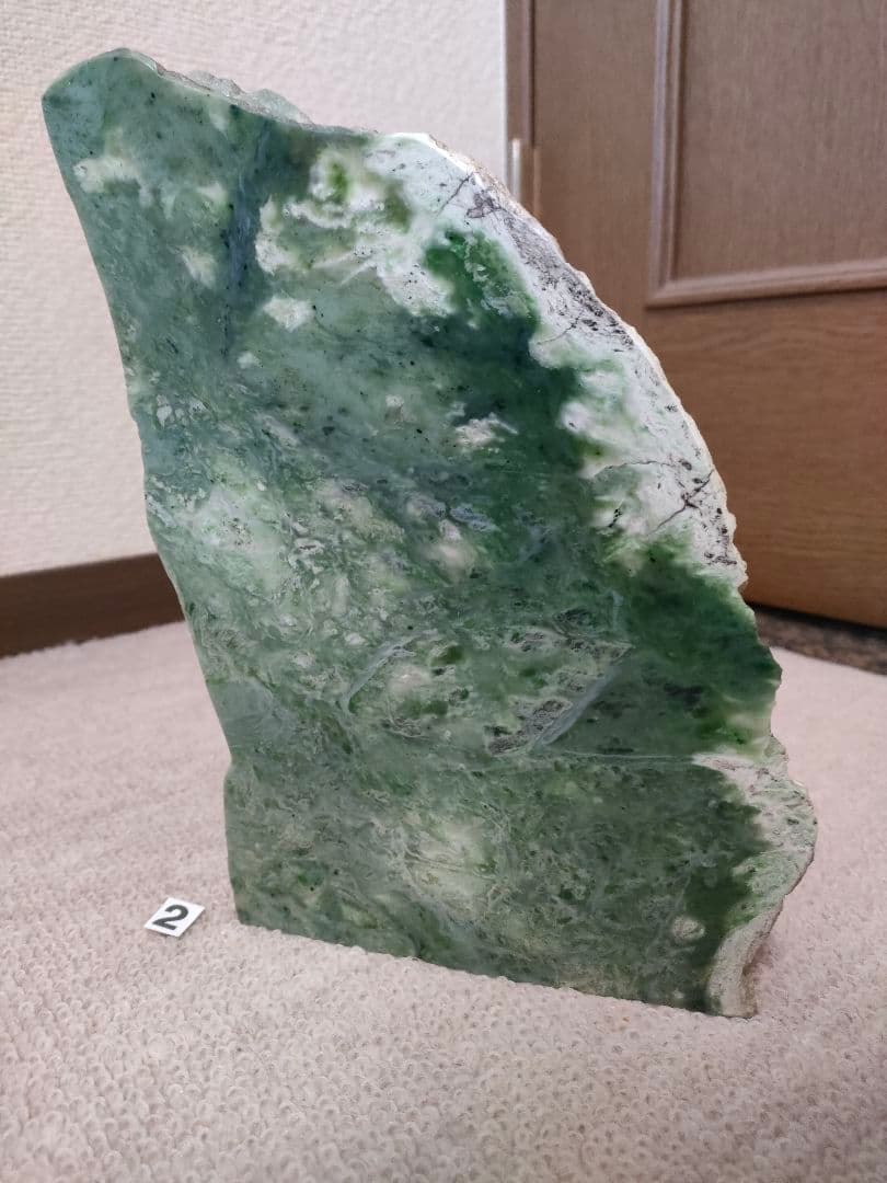 極上！！【日高ヒスイ】７kg 原石 自然石 鑑賞石 天然石 標本石 国産鉱物