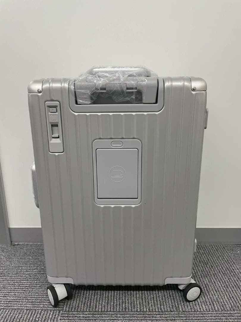 リベティ多機能キャリーケース【エナメルシルバーSサイズ】98