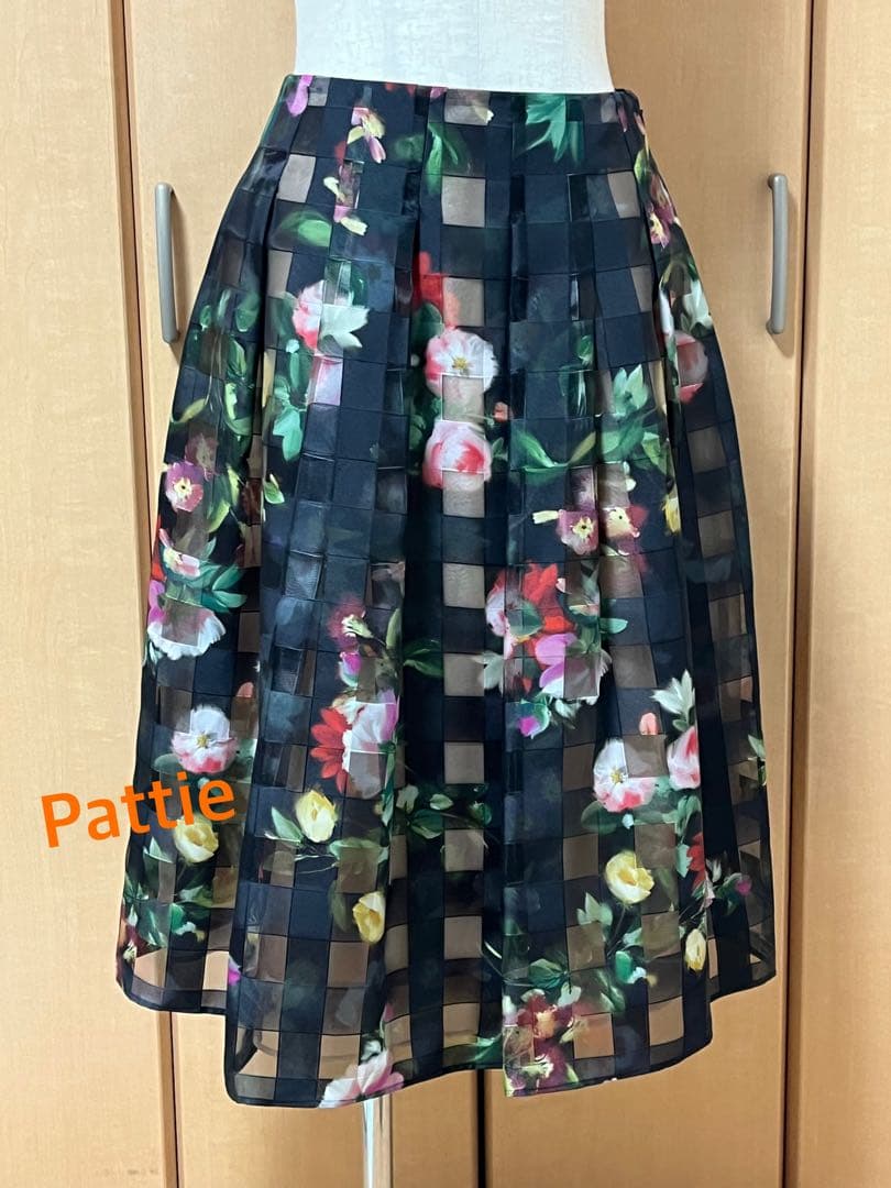 エムズグレイシー未使用カタログ掲載同柄スカート40