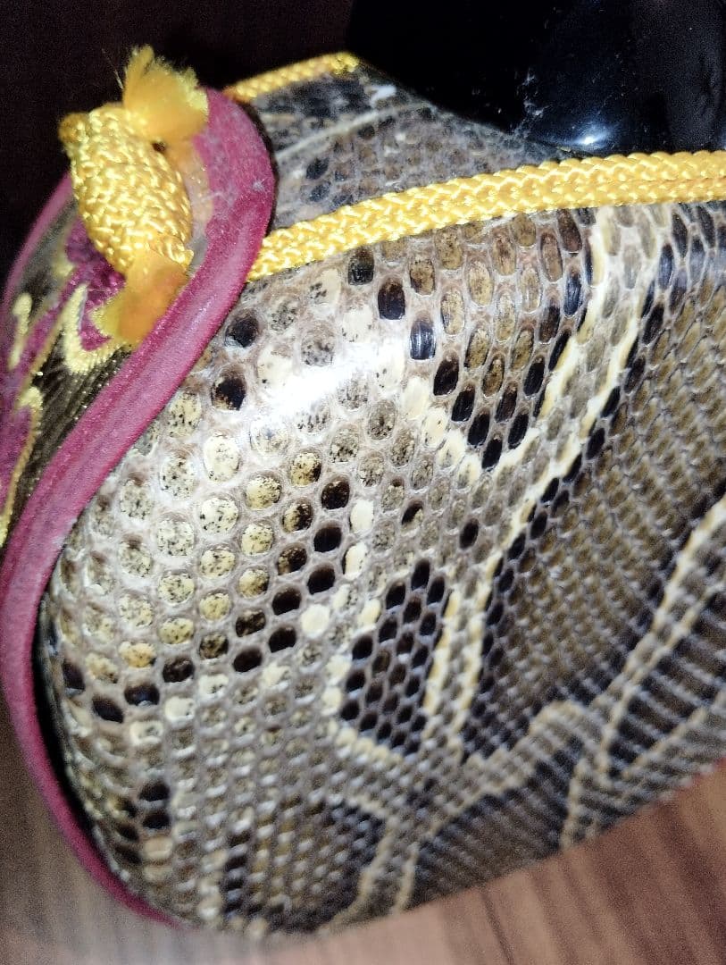 沖縄三線 本皮 蛇皮 ケース付き　 　298