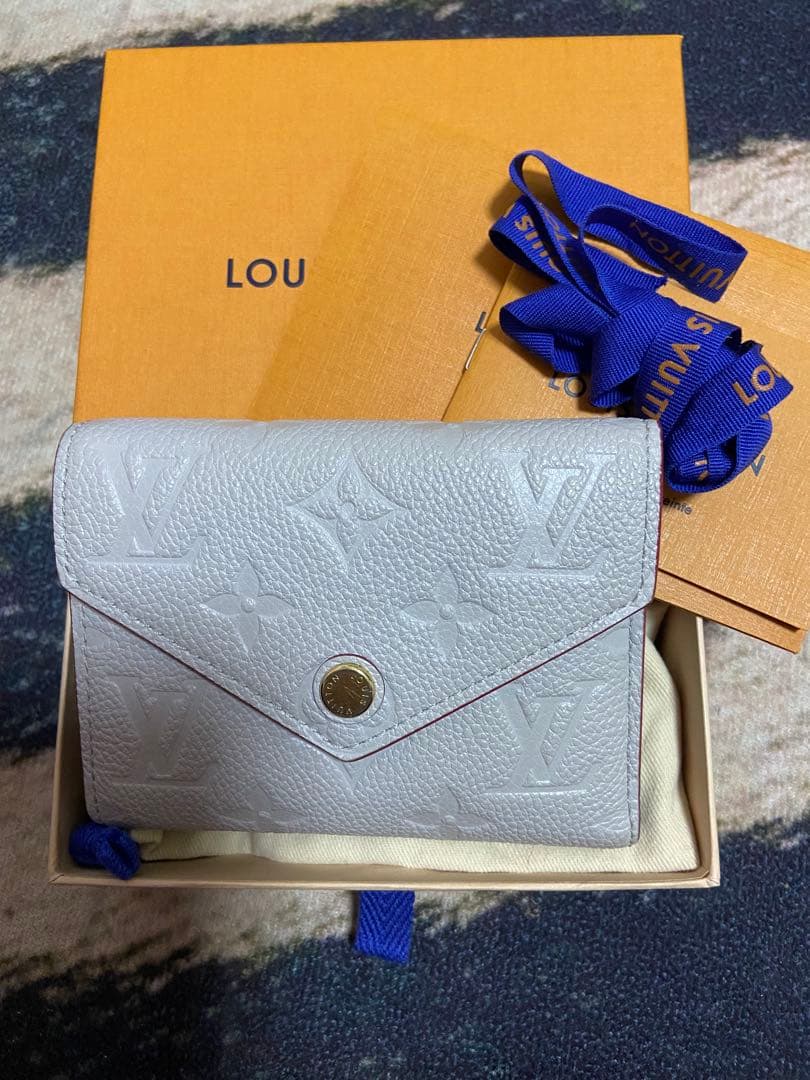 最終値下げ　Louis Vuitton ライトグレー 三つ折り財布