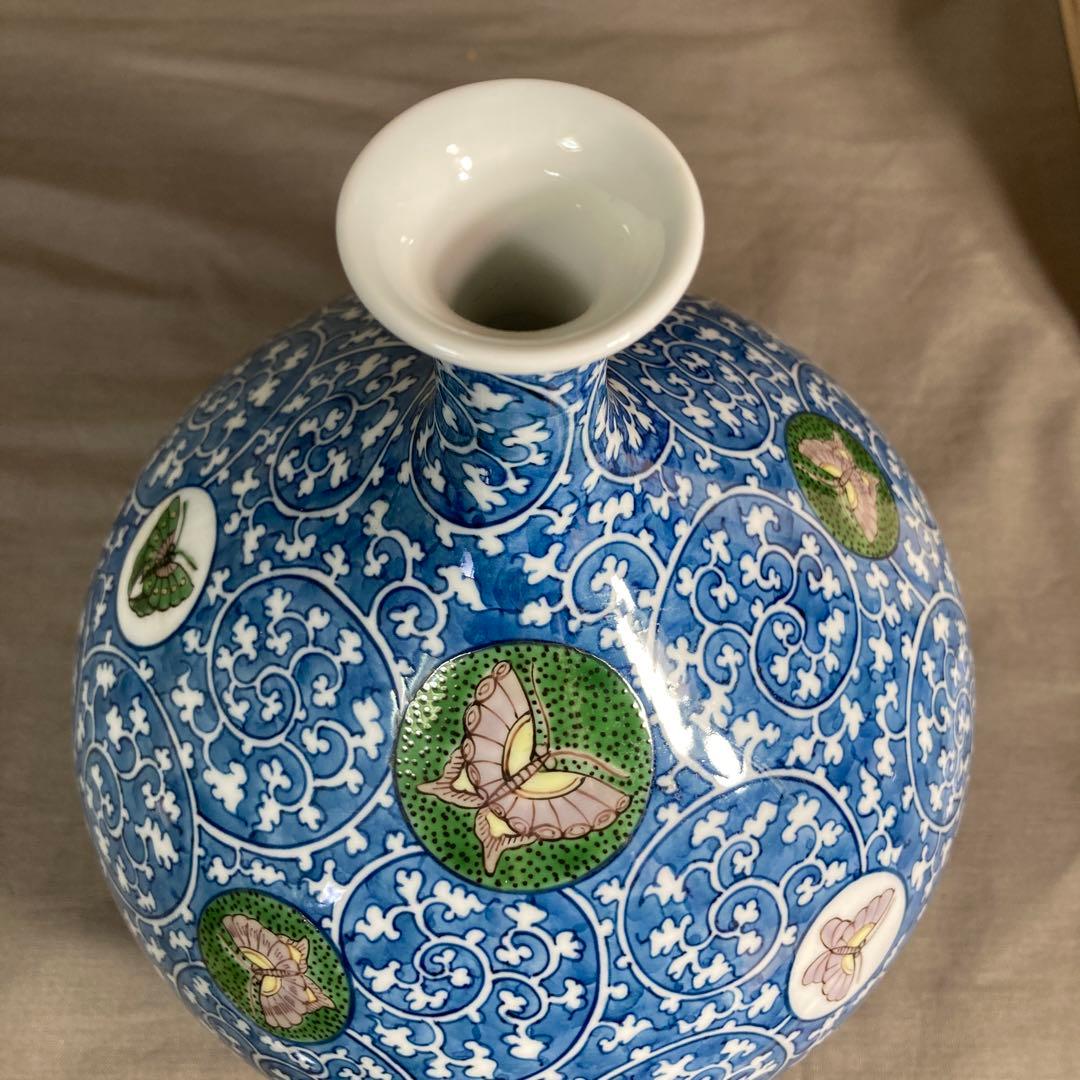 【源右衛門】古伊万里の伝統　日本の名窯　舘林源右衛門作　染錦唐草濃蝶絵　花瓶