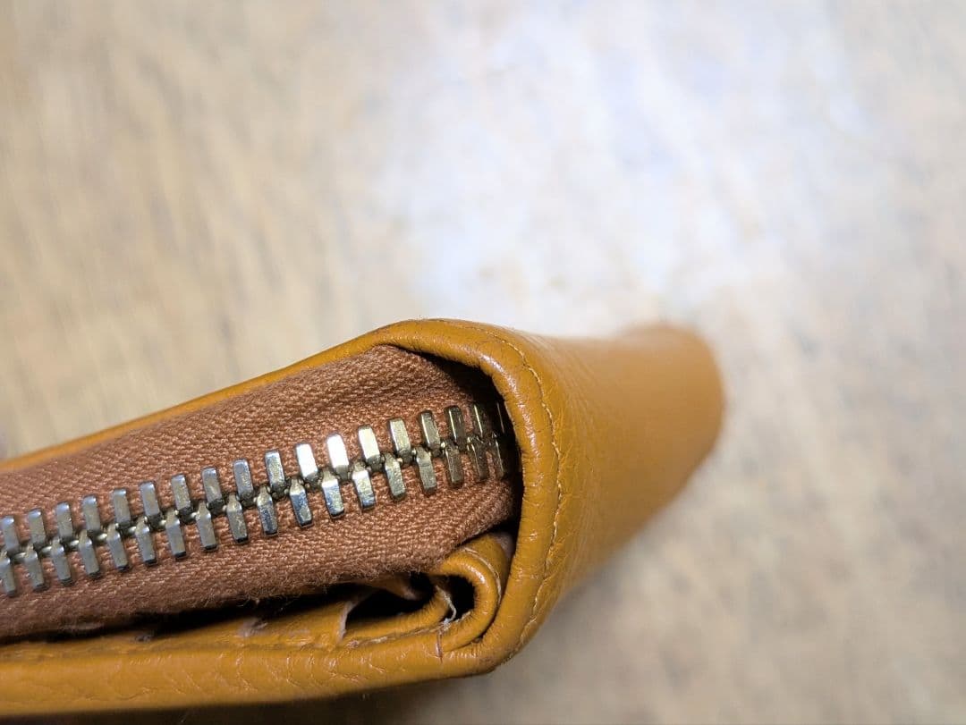 【美品】 IL BISONTE ラウンドジップウォレット ヤケヌメ 人気 現行品